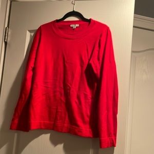 Red sweater M